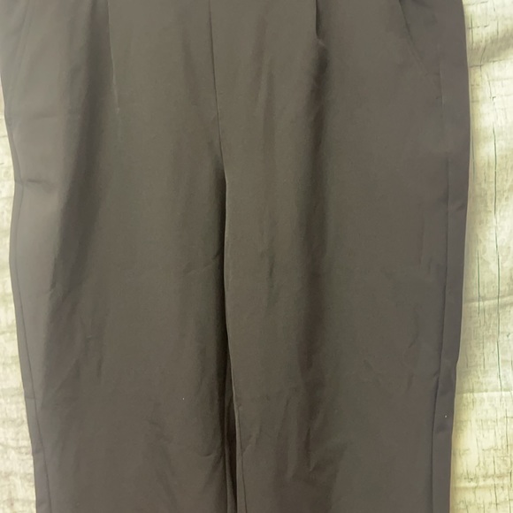 - Brand new Woman’s Apt.9 wide leg crop pants XXL. - Picture 3 of 12